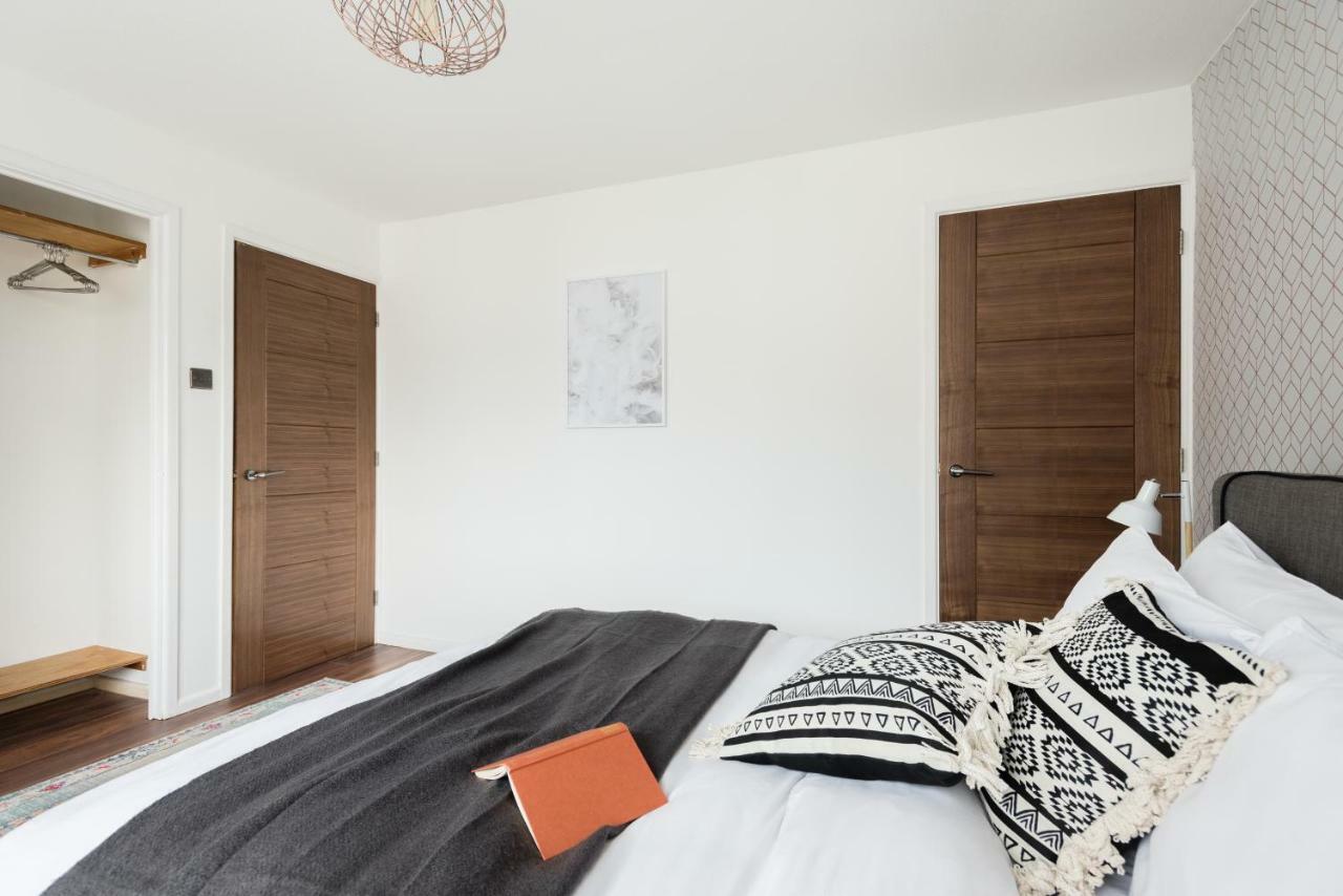 Apartament The Century Chalet - Contemporary 2Bdr Townhouse With Parking Oksford Zewnętrze zdjęcie
